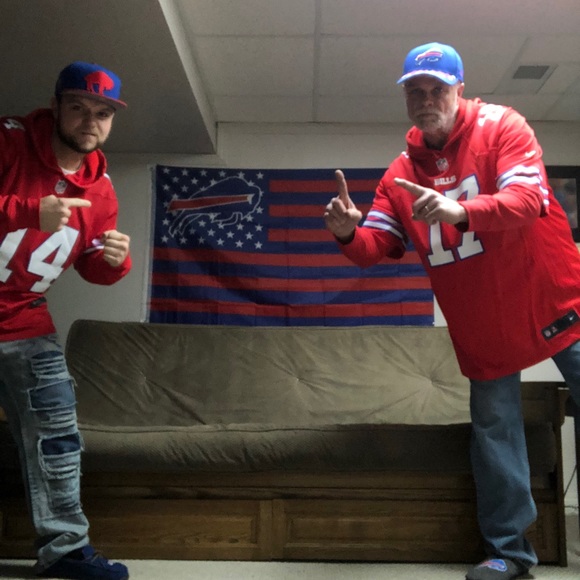 Meet your Posher, Kyle - Picture 2 of 2